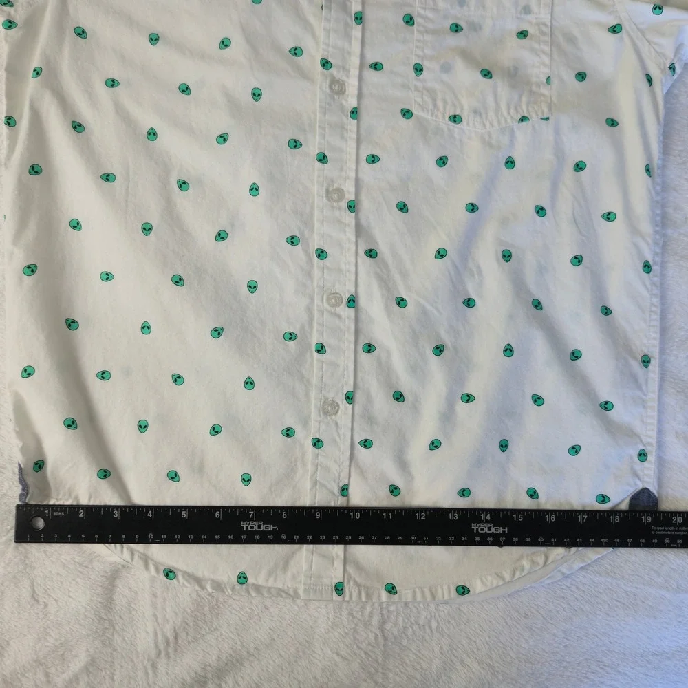 Alien Print Short Sleeve Button Down Shirt White Green Space Theme Top - Picture 7 of 8